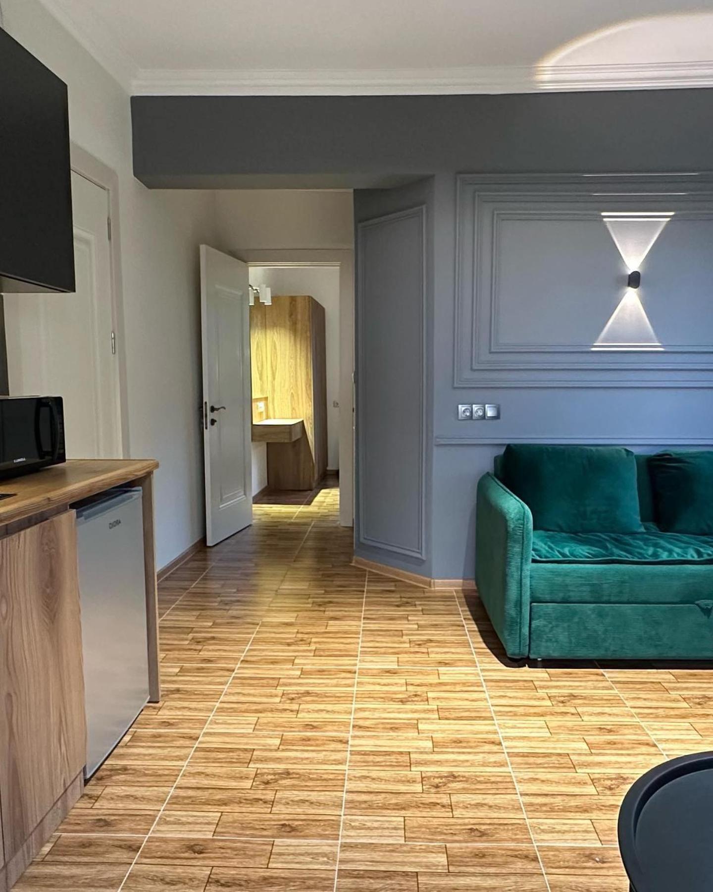 שקווטילי Iveria Elli Hotel מראה חיצוני תמונה