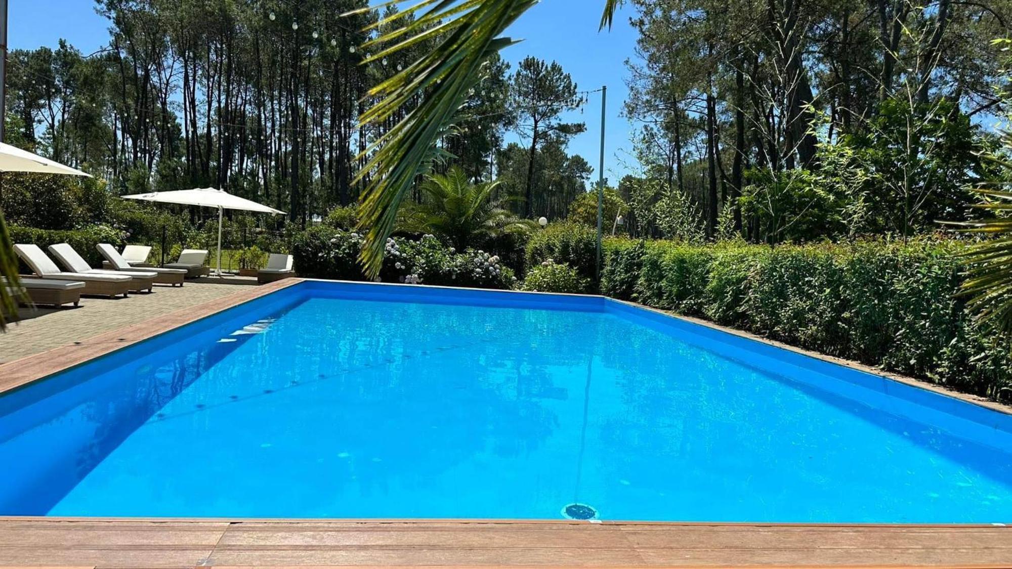 שקווטילי Iveria Elli Hotel מראה חיצוני תמונה