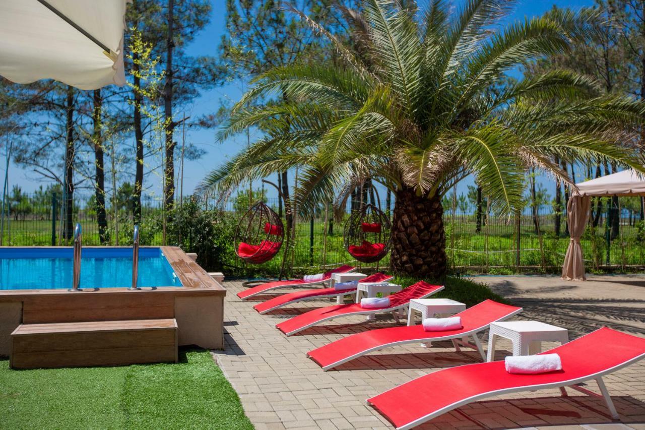 שקווטילי Iveria Elli Hotel מראה חיצוני תמונה