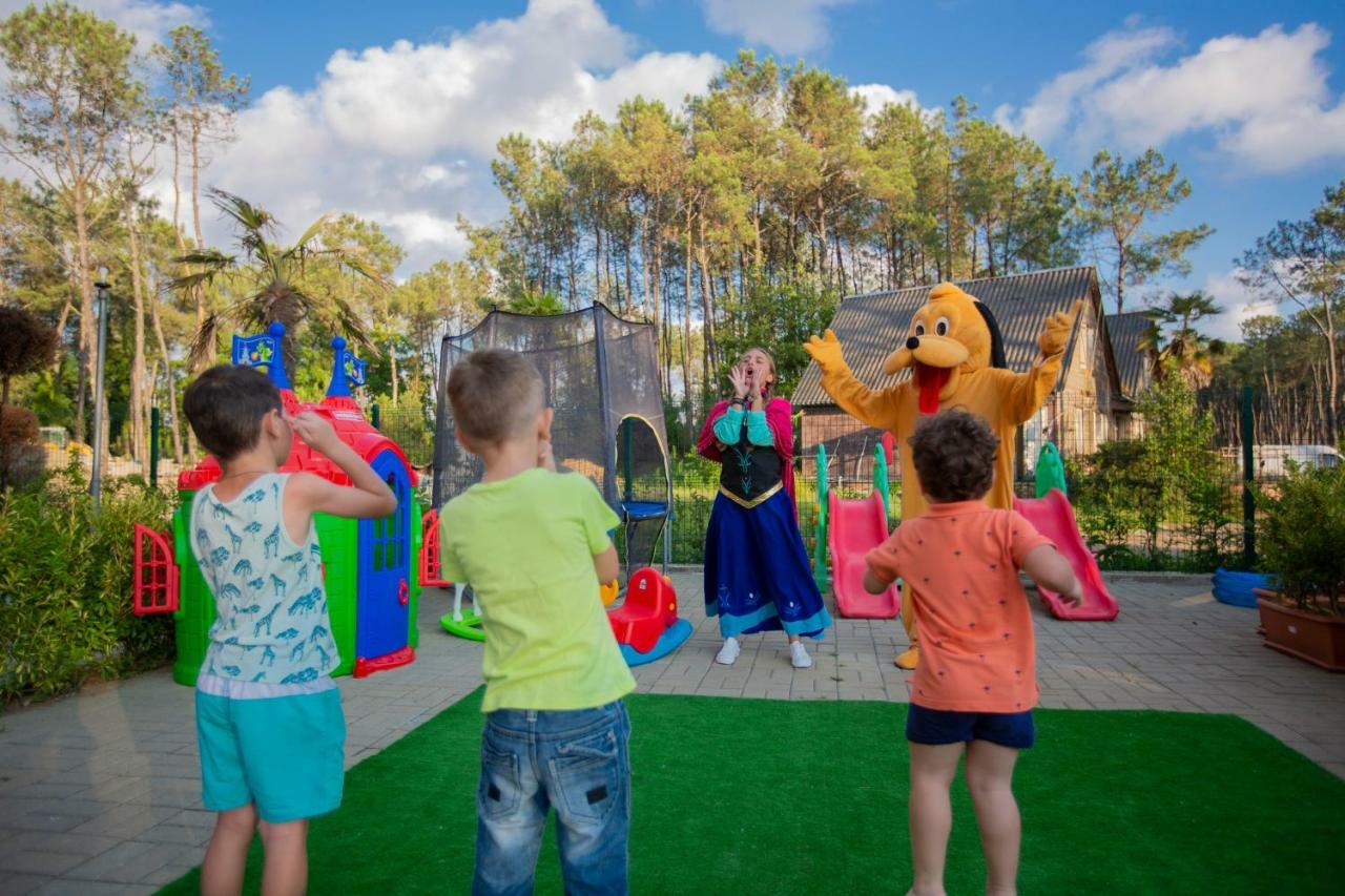 שקווטילי Iveria Elli Hotel מראה חיצוני תמונה